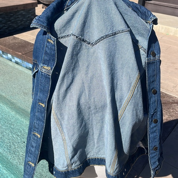 Vintage Yellowstone  Wrangler Oversized Jean Jacket - Picture 10 of 17